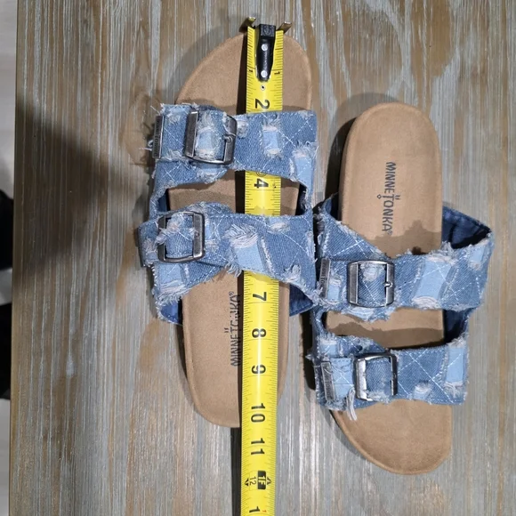 Minnetonka Patchwork Denim Sandals, Size 10 - Picture 11 of 11